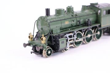 Trix International H0 - Stoomlocomotief met tender (1) - P