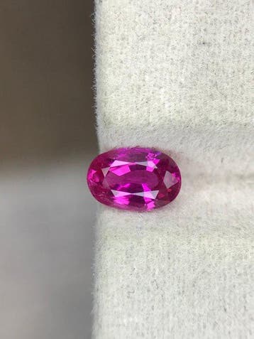 1 pcs Rose, Violet Saphir - 1.09 ct - GUILD Gem Laboratory -