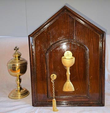 Tabernacle en bois avec calice eucharistique (2) - Bois,, Antiquités & Art