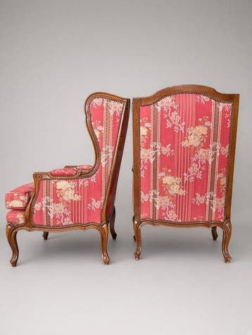 Fauteuil (2) - Une paire de fauteuils bergères à oreilles de