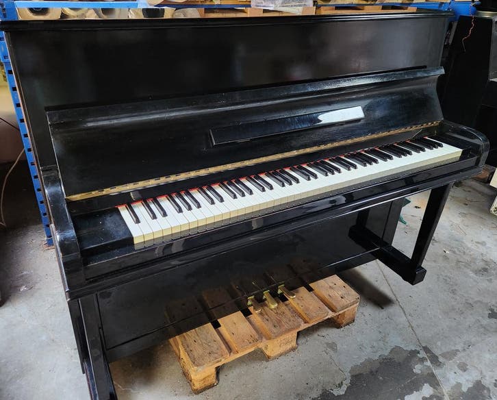 Piano noir laqué, mécanique Renner en très bon état, Muziek en Instrumenten, Piano's, Piano