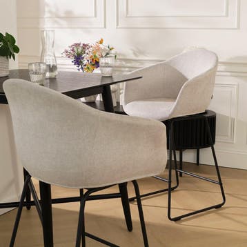Nolon beige barkruk Nino | Met armleuningen | Kookeiland, Huis en Inrichting, Barkrukken, Verzenden, Nieuw, Metaal, 90 cm of meer