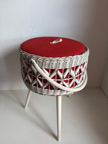 Naaidoos - Hout, Plastic - met uitrusting
