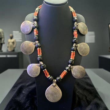 Collier berbère - Argent, Corail - Maroc - XXe siècle, Antiquités & Art