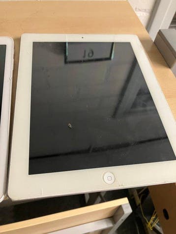 Apple, Samsung iPad (various generations)