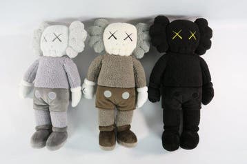 Kaws (1974) - HOLIDAY HONG KONG Limited Plush set