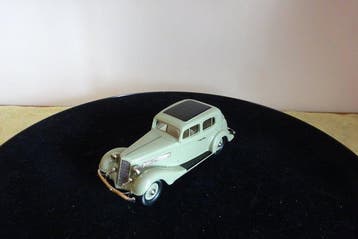 Brooklin 1:43 - Modelauto - 1934 Buick M Club Sedan Model 61