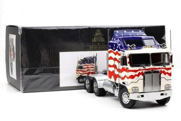 Road Kings 1:18 - Camion miniature - Kenworth K100 Aerodyne