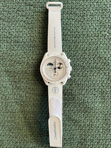Swatch - Mission to Earthphase Moonshine Gold - Sans prix de