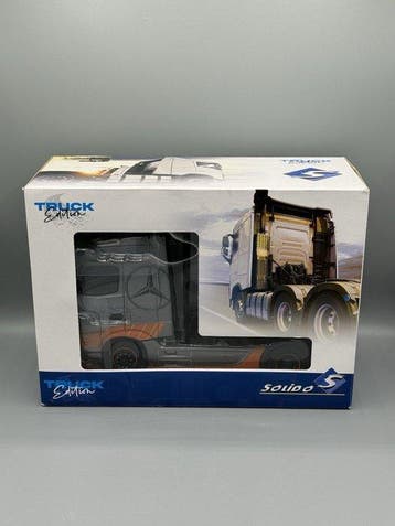 Solido 1:24 - Modelauto - Mercedes Actros Grand Prix Edition