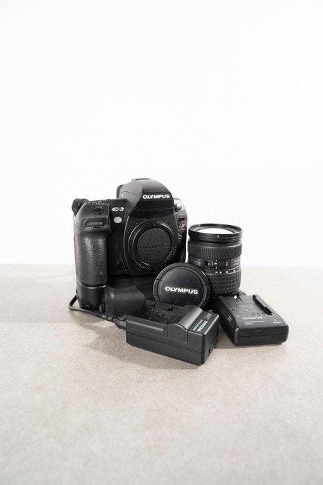 Olympus E-3 + Zuiko Digital 2.8-3.5/14-54mm + HLD-4 Digitale, Audio, Tv en Foto, Fotocamera's Digitaal