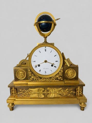 Pendule avec armillaire Empire Bronze - 1800-1850 -, Antiek en Kunst