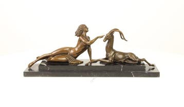 sculptuur, Beautiful Bronze Sculpture of an Amazone with