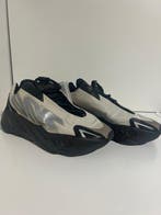 Adidas - 700 MNVN - Sneakers - Maat: EU 36.5 - Nieuw met