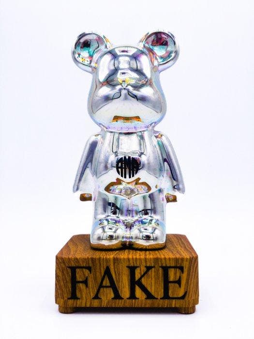 Pope (1985) - Aurora Authentic Fake, Antiquités & Art, Art | Objets design