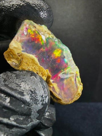 50cts Crystal Opal Specimen Ruw- 10 g