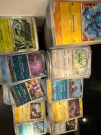 Pokémon - 2500 Mixed collection - Various sets, Hobby en Vrije tijd, Verzamelkaartspellen | Pokémon, Nieuw