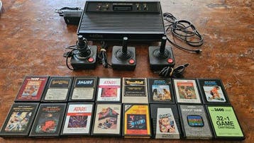 Atari - 2600 VCS - Mit 3 Joysticks und 16 Spielmodulen -