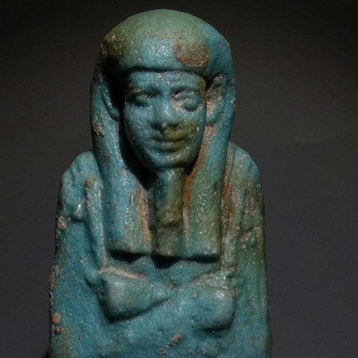 Oud-Egyptisch Faience Prachtige grote Shabti. 16,5 cm hoog., Collections, Minéraux & Fossiles
