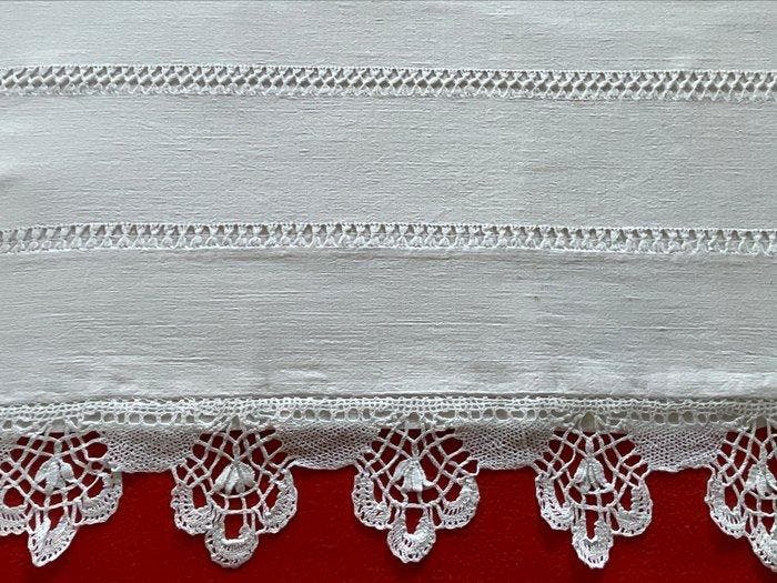 Linge de lit de la fin du XIXe siècle avec les initiales, Antiquités & Art, Tapis & Textile