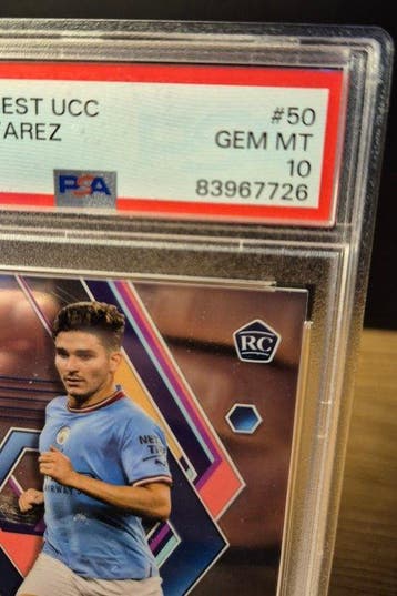 2022/23 Topps Finest UCC Julián Álvarez 50 Graded card - PSA, Nieuw