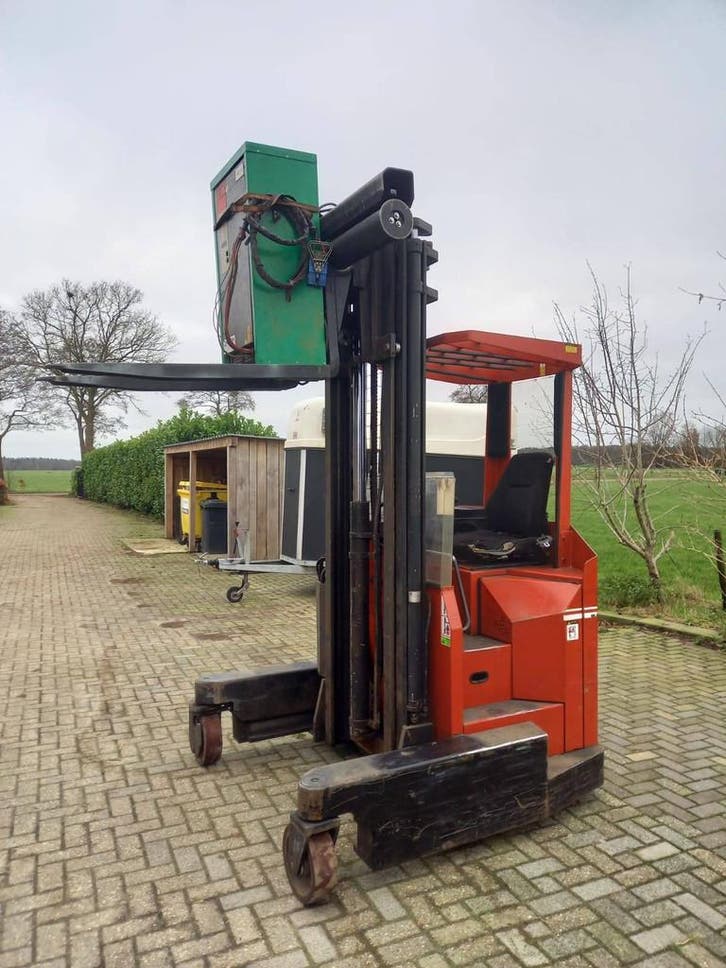 Veiling: Reachtruck BT FRT2000 Elektrisch 2000kg 4.15m, Articles professionnels, Machines & Construction | Chariots élévateurs & Transport interne