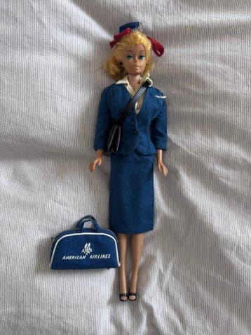 Mattel - Poupée Barbie American Airlines Doll & Doll Case