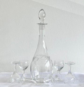 Fabulous Floral Etched Glass Liquor Bar Decanter Set. -