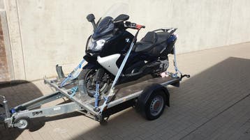 Te huur: zelf uw Vespa of scooter vervoeren, Ophalen