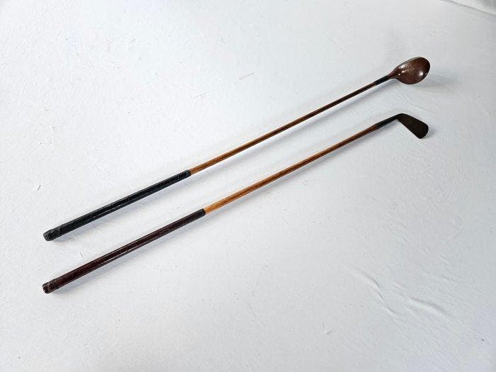 Twee golfclubs, Iron 2 (St. Andrews, Scotland) en Wood, Collections, Collections Autre