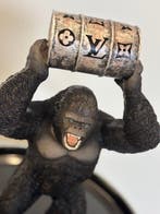 Rob VanMore - VANMORE King Kong by LV