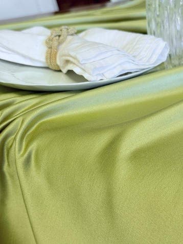 Elegante tafellaken voor grote bijeenkomsten. Franse