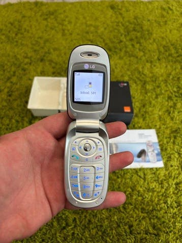 LG KG220 - Mobiele telefoon - In originele verpakking, Nieuw