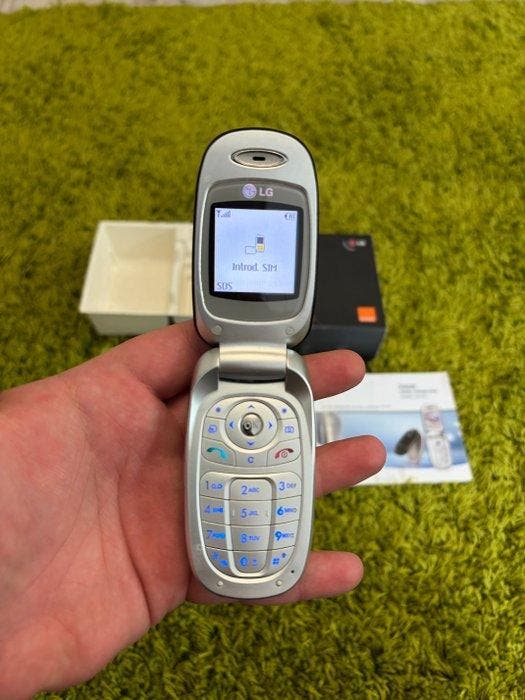 LG KG220 - Mobiele telefoon - In originele verpakking, Consoles de jeu & Jeux vidéo, Consoles de jeu | Accessoires Autre