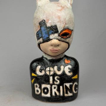 Iwo Rynkiewicz (1970) - LOVE IS BORING - Hand made Ceramic
