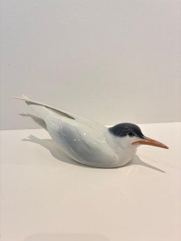 Royal Copenhagen - Beeldje - Seabird (tern) porcelain