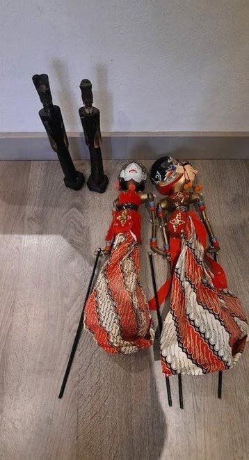 Wayang golek (6) - Hout, Textiel, runder bot - 1980-1990,