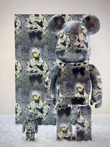 Medicom toy - BE@RBRICK 400% & 100% Brandalism Banksy Riot