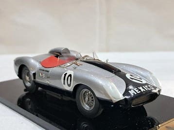 Renaissance Models (Marque artisanale française) 1:43 -