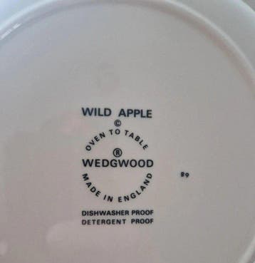 Wedgwood - Service de dîner (69) - Wild Apple - Faïence -