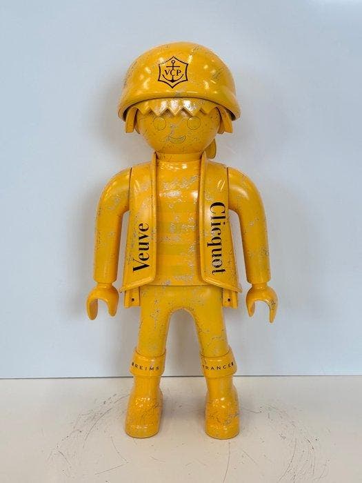 Rob VanMore - Playmobil VANMORE Veuve Clicquot XXL - 63cm, Antiquités & Art, Art | Peinture | Moderne