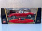 Bburago 1:18 - Voiture de sport miniature - Jaguar E