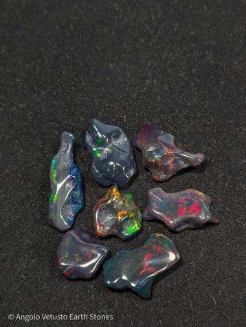 27,60 ct - Natuurlijke Kostbare Gerookte Zwarte Opalen,
