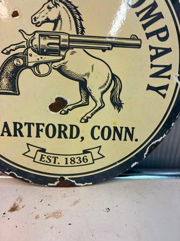 Colt Firearms Company – Hartford – Rond Emaille Reclamebord