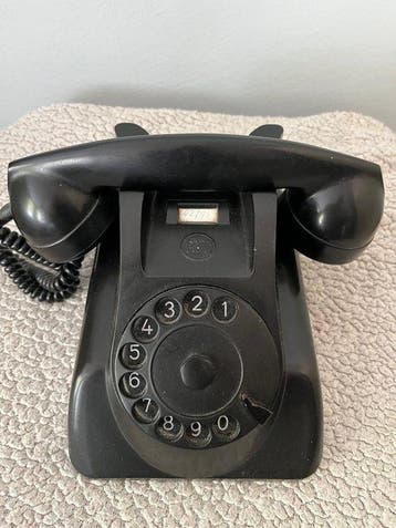 Ericsson - Téléphone analogique - Bakélite - Téléphone