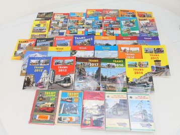 Grote Trams-jaarboeken en video set (34 boeken & 3 videob..., Ophalen of Verzenden, Nieuw