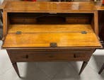 Schrijftafel - Directoire, midden 19e eeuw. Notenhout,