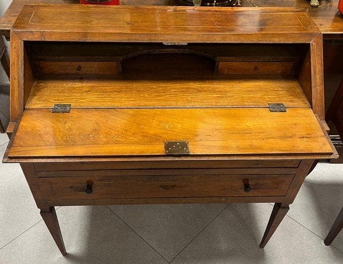 Schrijftafel - Directoire, midden 19e eeuw. Notenhout,, Antiquités & Art, Antiquités | Autres Antiquités