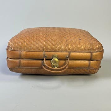 Decoratief ornament - Antieke Aziatische bamboe reiskoffer -