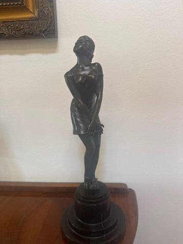 Figuur - Armand Godard (XX w.) – Rzeba Art Déco „La